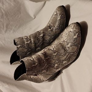 Women's Crochet Ankle Boots